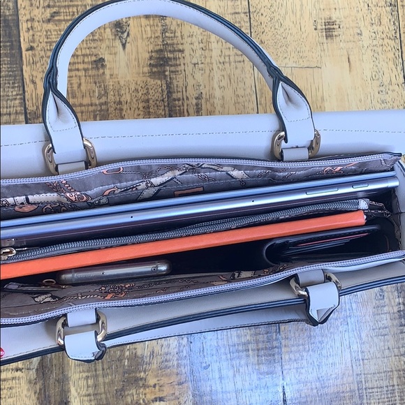 Purse - Picture 4 of 7